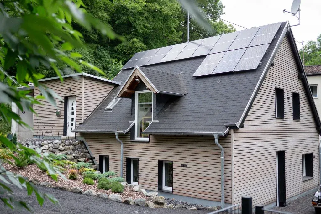 Pöntermühle 2 saniert mit PV und Lüftung mit Wärmerückgewinnung