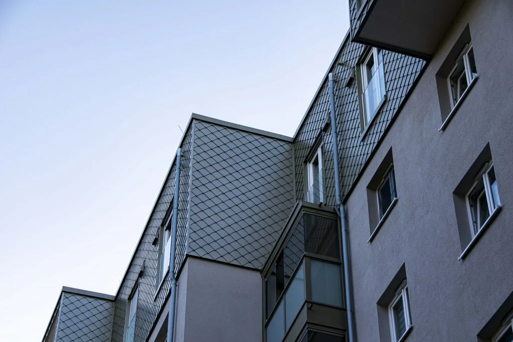 Lüftung verschwindet in Fassade