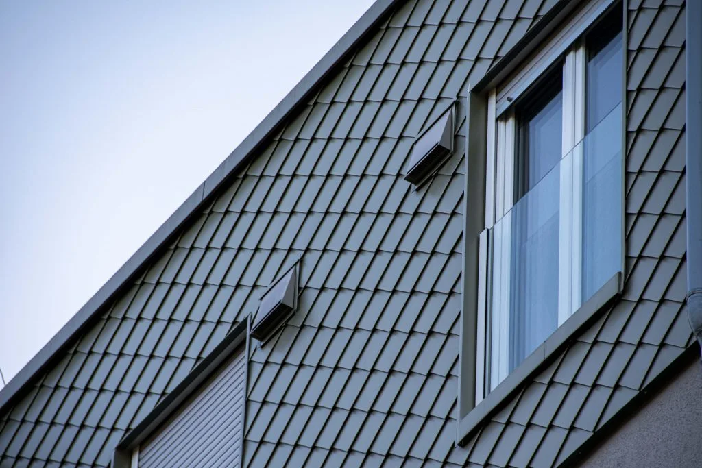 Lüftung verschwindet in Fassade