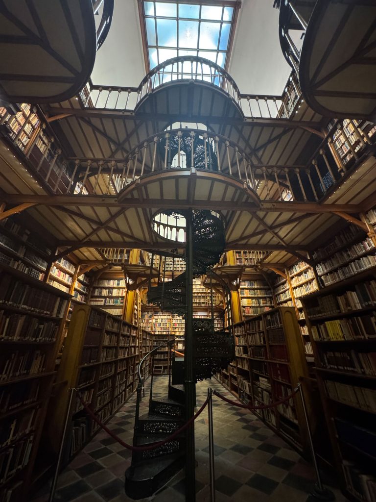 Symposium 2025 - Architektur mit Haltung - Nachhaltig, wirtschaftlich, wegweisend.